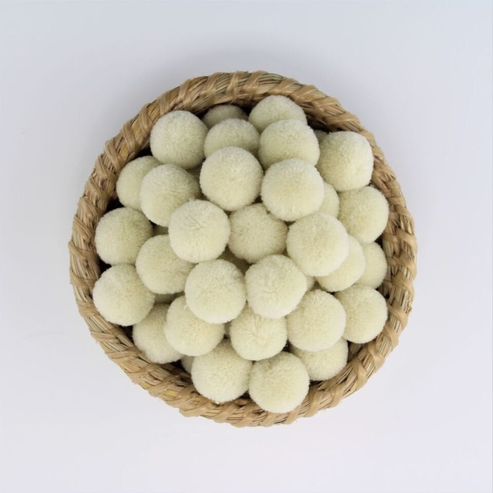 2 cm Yün Ponpon 100’lü Paket – El İşi, Hobi ve Süsleme Malzemesi ürün