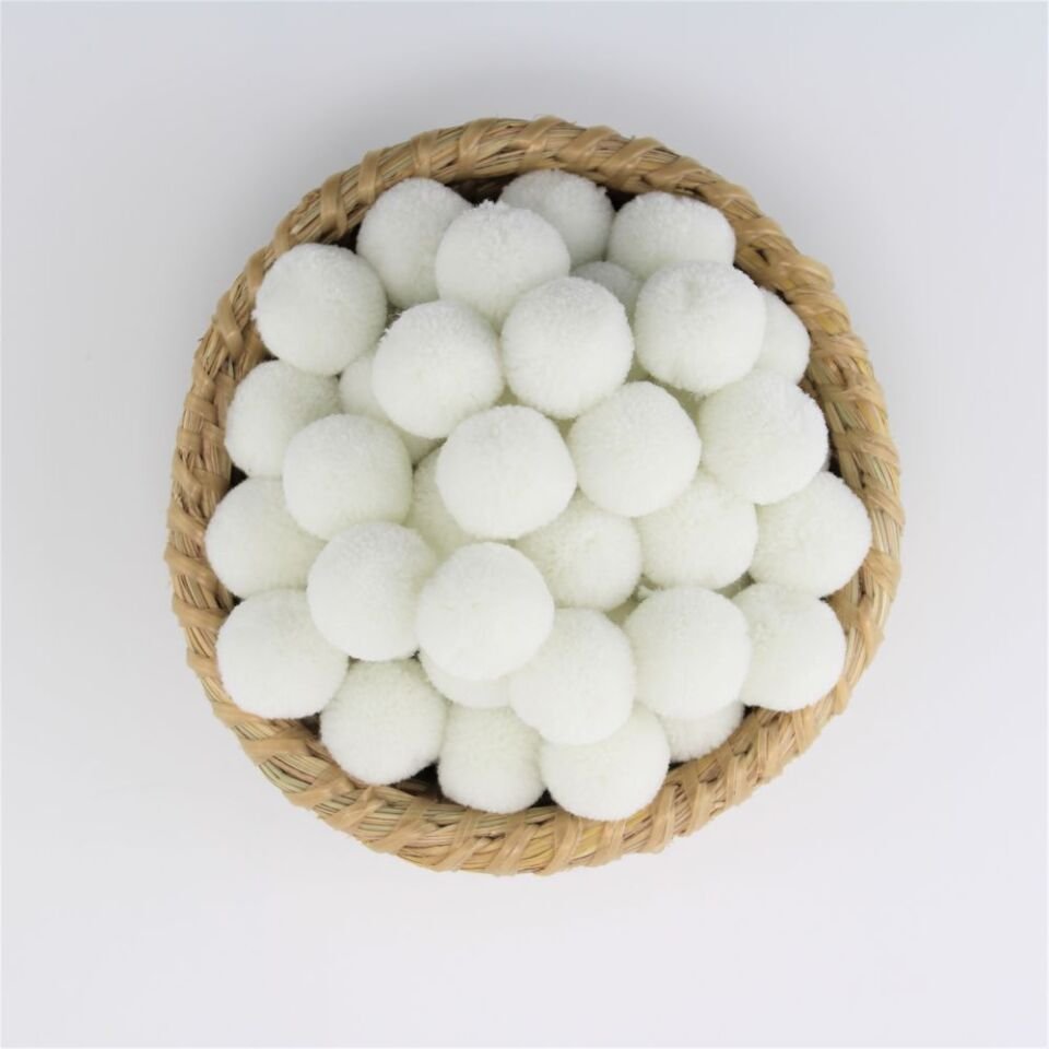 2 cm Yün Ponpon 100’lü Paket – El İşi, Hobi ve Süsleme Malzemesi ürün