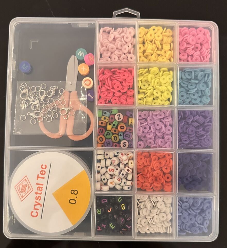 Kutulu Boncuk Seti – Bileklik & Kolye Yapımı İçin Harfli Renkli Boncuk ve Aksesuar Seti
