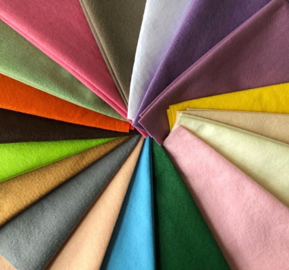 İnce Yumuşak Keçe Seti – 18 Farklı Renk (50x50 cm Ölçülerinde Hobi Keçesi)
